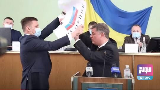شجار بين نائبين أوكرانيين بسبب علم روسيا 1 6083ca0d4236044c593939d4