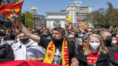 مقدونيا الشمالية.. الآلاف يحتجون على سجن مسؤولين في حكومة المحافظين السابقة 4 6085ec2a423604323b2b2ae0