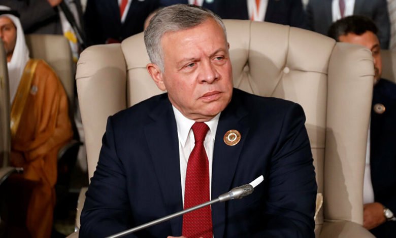 99470CBB D8CA 45DA A857 D6F52D953A8B