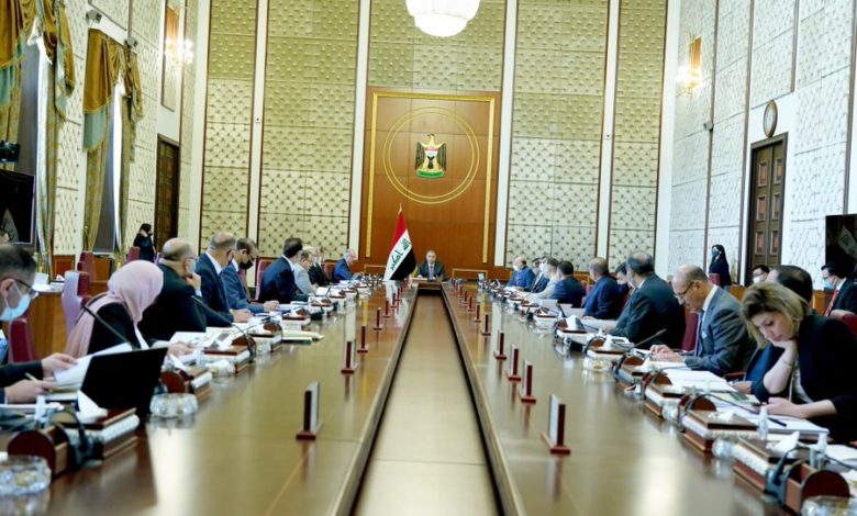 الكاظمي يوقف قرار فرض الضرائب على رواتب موظفي الدولة 1 B57E0916 1A00 4133 86BF 7E752D075D07