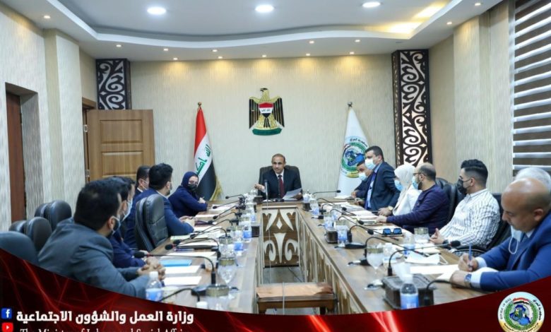 الاتصالات تبحث مع وزارة العمل اطلاق الاستمارة الالكترونية للمشمولين بالرعاية الاجتماعية 1 CE6127C5 6D3A 4EFD BA70 224ECB75FE83