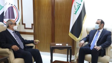 052B047A 22A0 4E33 8B9D 30C0F785825A