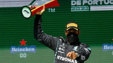 البريطاني هاميلتون يفوز بسباق البرتغال ويعزز صدارته لبطولة فورمولا 1 6 1172190