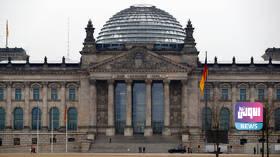 13D4DED9 B442 40B8 AF89 F16DB691B147