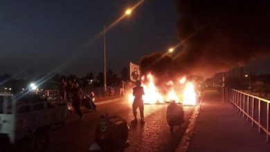 متظاهرو الناصرية يقطعون جسر النصر بالإطارات المشتعلة 4 4CB034A3 AB85 449A B0FC F3E39D948940