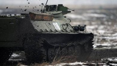 الروس يبتكرون روبوتا ينقل الذخائر إلى الخط الأمامي 4 609d1a1542360470ee091c31