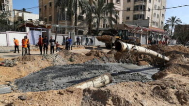 مقتل فلسطينية وجرح أطفالها بتجدد الغارات الإسرائيلية صباحا على غزة 2 60a600de4c59b73cdb065d86