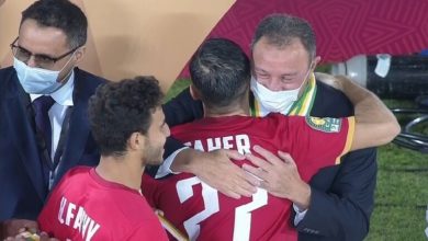 فيديو..لاعبي الأهلي المصري يهدون رئيسهم محمود الخطيب المداليات تعبيراً عن امتنانهم 5 60b1cac542360427913acc8a