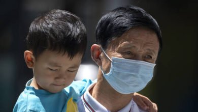 مدينة صينية تغلق حيا بالكامل وتأمر السكان بالبقاء في منازلهم 5 60b1e9014c59b735842ff819