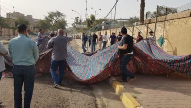 ذي قار.. موظفو الكثبان الرملية بذي قار يغلقون مبنى الدائرة ويواصلون الاعتصام 5 75311AFB 8038 422E 91DA F5D030FFECA3