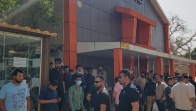 في ذي قار.. الاجراء يغلقون مبنى بلدية الناصرية للمطالبة بتحويلهم الى عقود وزارية 5 874B5D0A 2F60 4948 9571 0CC5E9ED258D