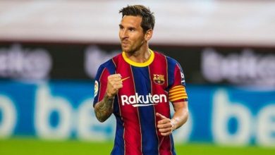 ميسي يستعد لتحطيم أساطير ريال مدريد برقم قياسي جديد 2 98 171402 messi barcelona real madrid duo stefano 700x400