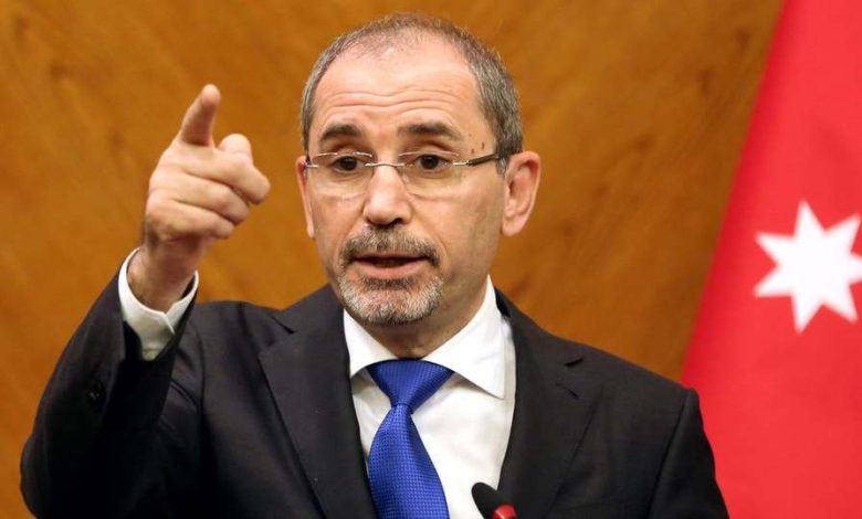 990FF7F2 CC8C 4A8B 9A4C 6360F10C802C