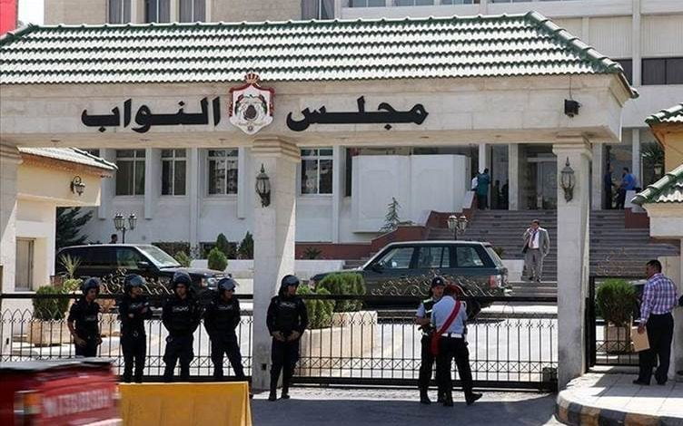 ABE04A21 CDFA 440D 82EB 9A7ECE61EAF9