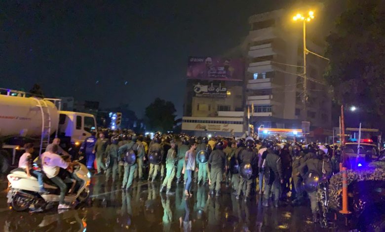 انتشار كثيف لقوات حفظ القانون في ساحة كهرمانة وسط بغداد 1 C311AABD D09E 41D9 979F 535109FD935A