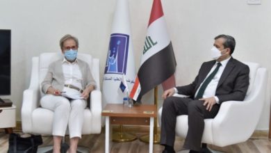 E2674B64 627D 4E28 80BB D1FEFD9305A7