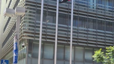 رفع علم الإمارات لأول مرة أمام مبنى السفارة في تل أبيب 14 E2n9QeaWQAIsK81