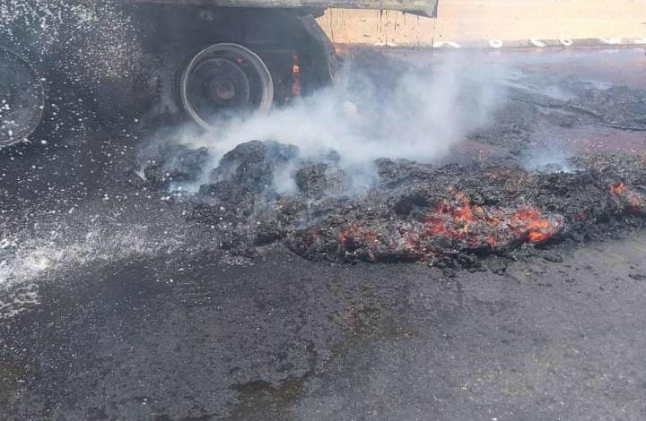 الدفاع المدني يخمد حريق نشب بشاحنة محملة بمادة السكر في ذي قار (صور) 5 E3367273 9FC7 4F4A 978F 16438A5DE85B