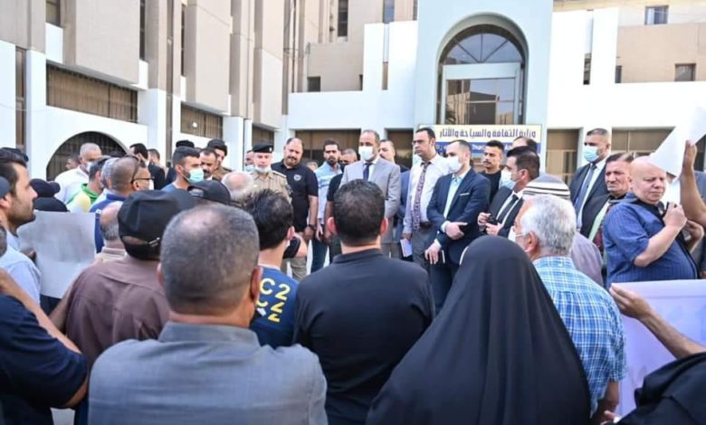 وزير الثقافة يلتقي عدداً من الموظفين ويعد بحلٍ مشكلاتهم 1 IMG 20210530 WA0080