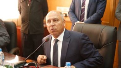 مصر.. رد فعل غير متوقع لوزير النقل بعد حادث قطار حلوان 5 60d1c3084c59b7672d4ab59b