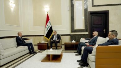 9328B137 EAF4 473F 8B5E 434137C4CC65