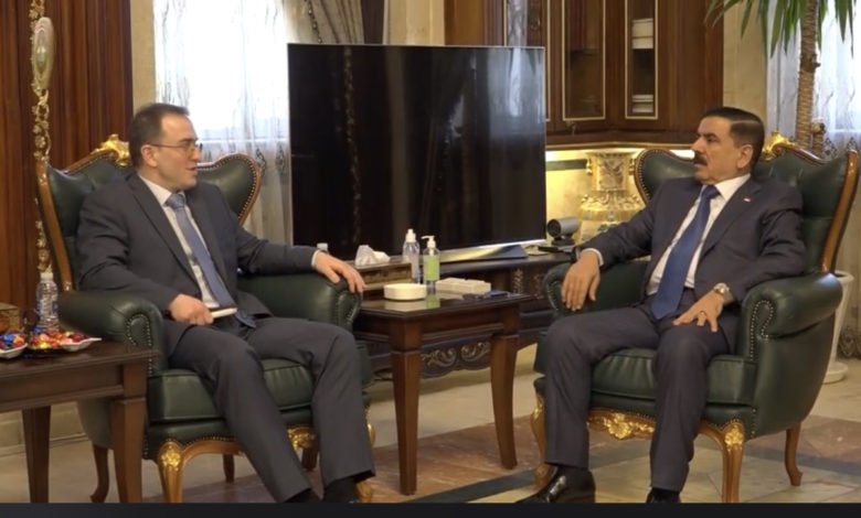 E12D82F5 506A 403B 8CCC 56AB72CF2584