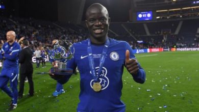 نادي تشيلسي يخطط لمكافأة نجمه كانتي 6 E2llYUEWQAgXKFB e1622328386898 620x330 1