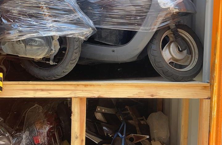 إحباط محاولة تهريب ادوية بشرية ودراجات نارية وهوائية لا يسمح باستيرادها 1 F17B3FBF B2CD 480B ABA0 F192F70F2750