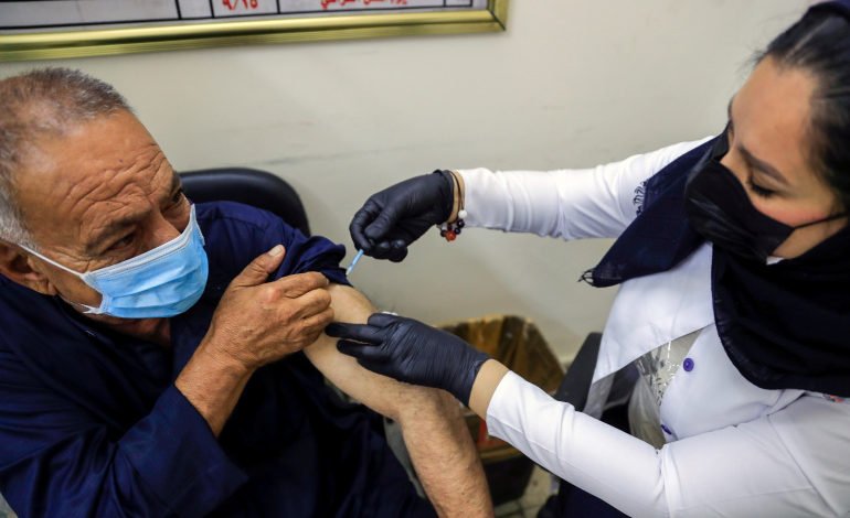 الصحة :إقبال المواطنين على أخذ اللقاح ارتفع 10 أضعاف 1 0D96BD17 A550 44EA 9968 F413121B003C