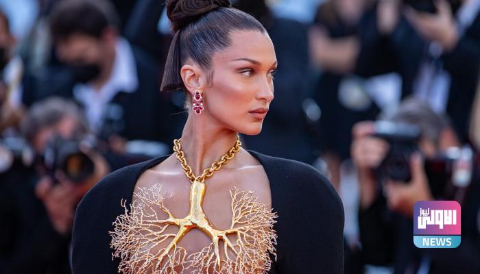 176 100704 bella hadid lung necklace cannes