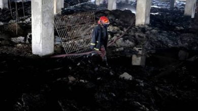 بنغلاديش.. الشرطة تعتقل مالك مصنع أودى احتراقه بحياة 52 شخصا 2 60e98a304c59b74acf2fd427