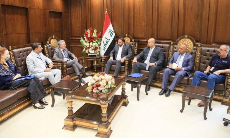 ADD52169 80B8 4ACF B039 CCC8BADAD338