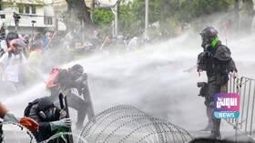 تايلاند.. الشرطة تستخدم الغاز المسيل للدموع لتفريق المحتجين على سياسة الحكومة 4 C536EC08 44CC 4066 849E 60C78A20A0DA