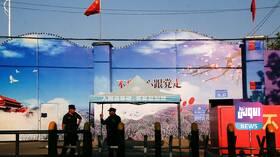 F7B16709 8337 4C18 8815 CAEF8FE8878A