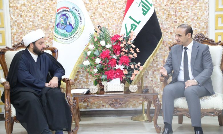 0450230D EB35 4F33 A8E3 C95E774D9B98