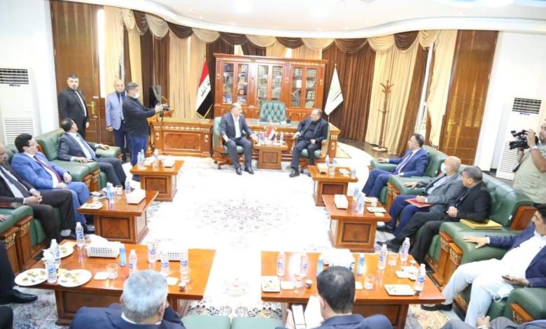 وزير الصناعة يزور محافظة النجف ويبحث مع المحافظ الواقع الصناعي للمحافظة 1 0E59C376 3DF4 4642 A694 017B5DC29AA5