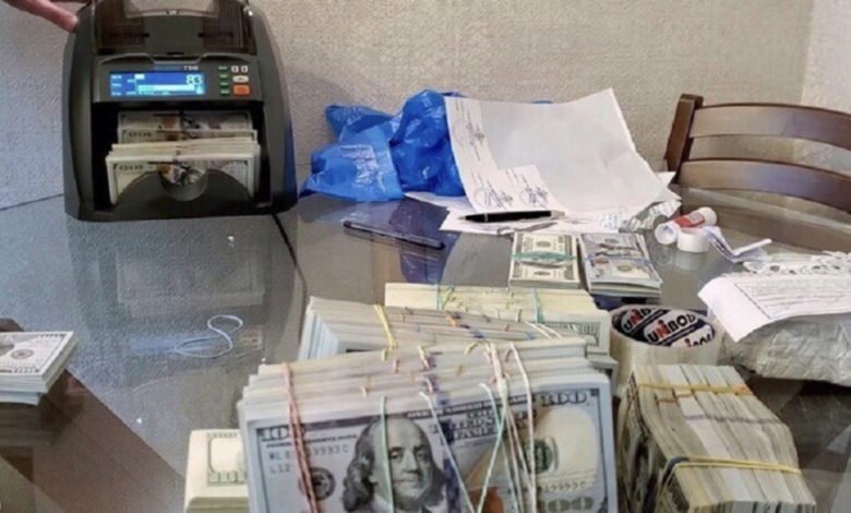 A1B6E703 49B4 4842 9831 3DA8D079C0D7