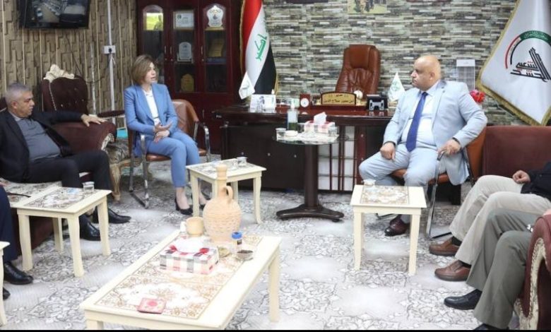 A97A40DD BBBA 4D76 8415 CD5EDFAC8829