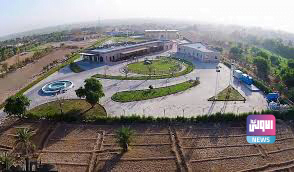 اخماد حريق اندلع داخل نادي الفروسية ببغداد 4 90128926 F3C6 44B0 9D30 57975E253CA5