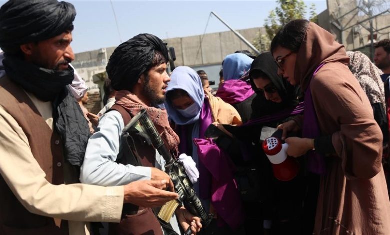 طالبان تفرق مظاهرة نسائية بالقوة في العاصمة الأفغانية كابل 1 936A8EB3 49FB 4695 9BA3 953E6D65FAC9