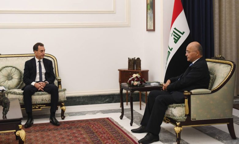 BAEC4164 B5AA 4F12 9C74 F9CFC3749580