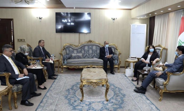 الغزي يبحث مع الأمم المتحدة مشاريع إعادة الاستقرار بالمناطق المحررة 1 ED4BF42F F996 4D2E B856 06D1BAA4A312