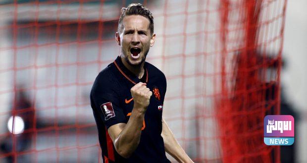 رسمياً.. برشلونة يعلن تعاقده مع لوك دي يونج 1 ExwawmJWQAEro0n e1630453279618 620x330 1