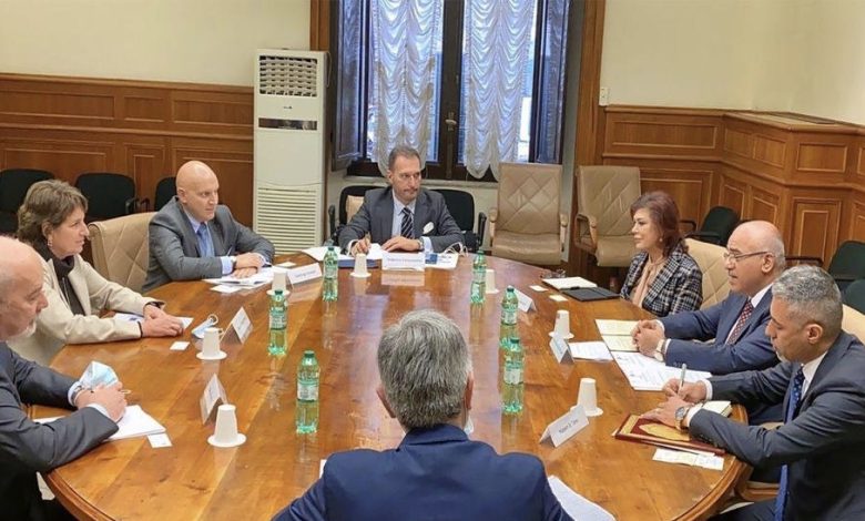 99E832AF E153 43DA 9589 0B4E52521ACE