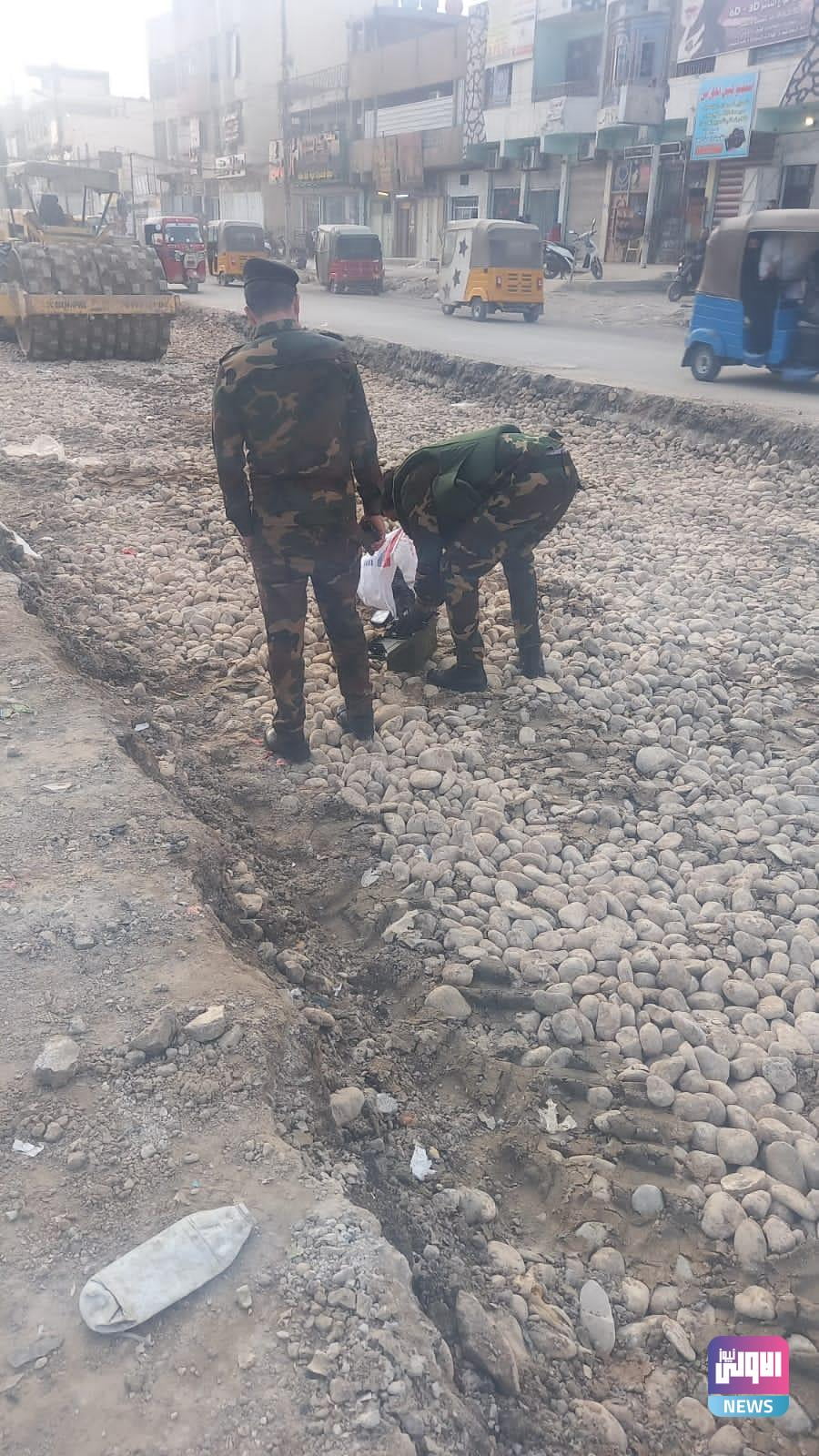 العثور على مخلفات حربية مدفونة في سوق العوره في مدينة الصدر ببغداد (صور) 5 6ECFAA7D 48AD 48FC 8F4D 36A468F493A7