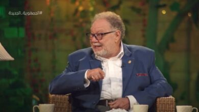 يحيى الفخراني: رفضت لقب "نجم النجوم" لهذا السبب 3 135 111142 yahya fakharani reveals studying medicine 700x400