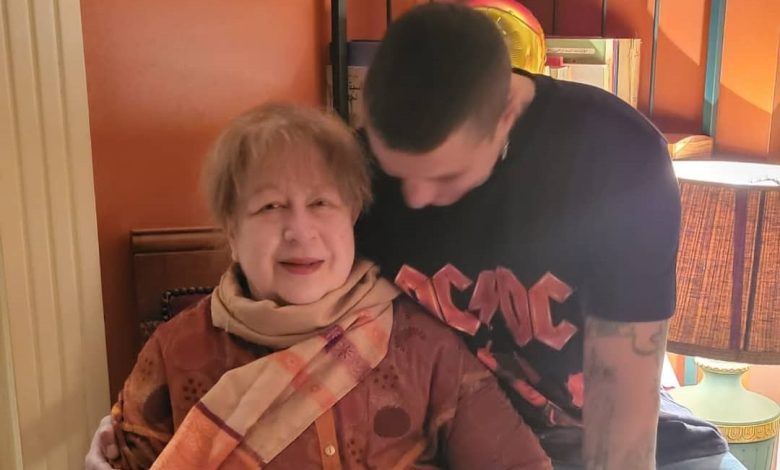 15894A39 01E6 4D6E 86D0 67BDBF37FC68