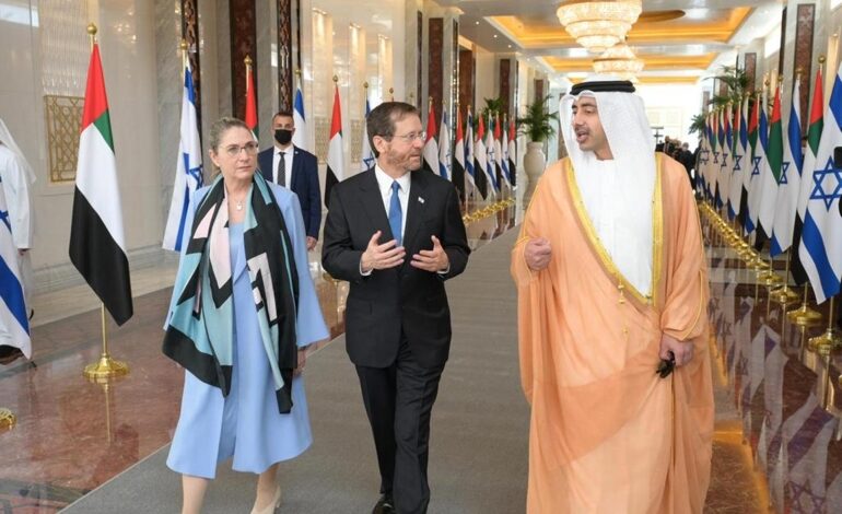 1849D8C2 FD1F 476F 80BA 3E8A68C89A44