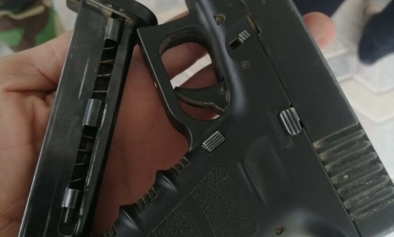 كربلاء دوريات النجدة تلقي القبض على طرفي مشاجرة وتصادر السلاح الذي بحوزتهم (صور) 3 22D73248 EBA0 450A B4E5 61DACC1BFC65