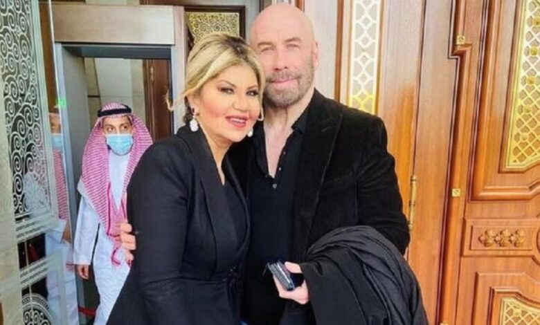 بوسي شلبي أرملة محمود عبد العزيز تغازل جون ترافولتا: أنت أيام شبابي الحلوة.. فيديو 1 DE19C8BD 43C3 4A0C A3CB F98384EDD19A